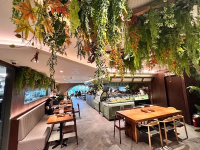 Surrey Hills Grocer - Raffles City — Western restaurant in Downtown Core