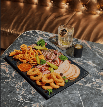 Avenue Lounge — Bar restaurant in Downtown Core