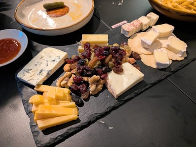 Cheeselads Singapore — restaurant in Kallang — photo 3