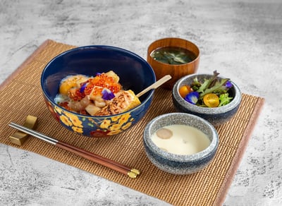 OMU NOMU Craft Sake & Raw Bar — restaurant in Kallang — photo 2