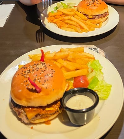 Fatboy's the Burger Bar - Upper Thomson — restaurant in Bishan — photo 3