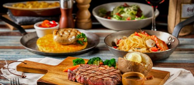 Buddy Hoagies Steak & Grill Restaurant -Rendezvous Hotel Singapore — restaurant in Museum — photo 2