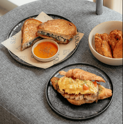 Lola's — restaurant in Tampines — photo 3