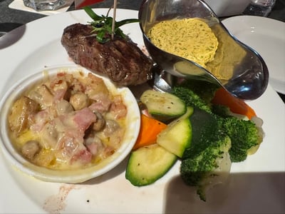 Huber's Bistro — restaurant in Tanglin — photo 3