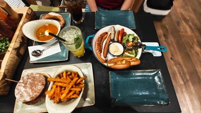 SERVUS German Burger Grill - Vivocity — restaurant in Bukit Merah — photo 4