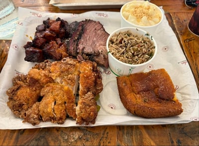 Decker Barbecue — restaurant in Clarke Quay — photo 4