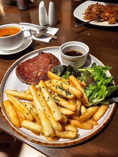 The White Olive @ Changi Cove Singapore — restaurant in Changi — photo 2