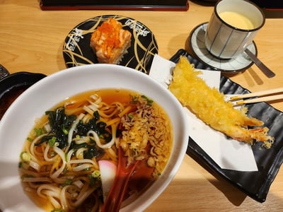 Sen Sen Sushi Jem by DON DON DONKI Singapore — restaurant in Jurong East — photo 2